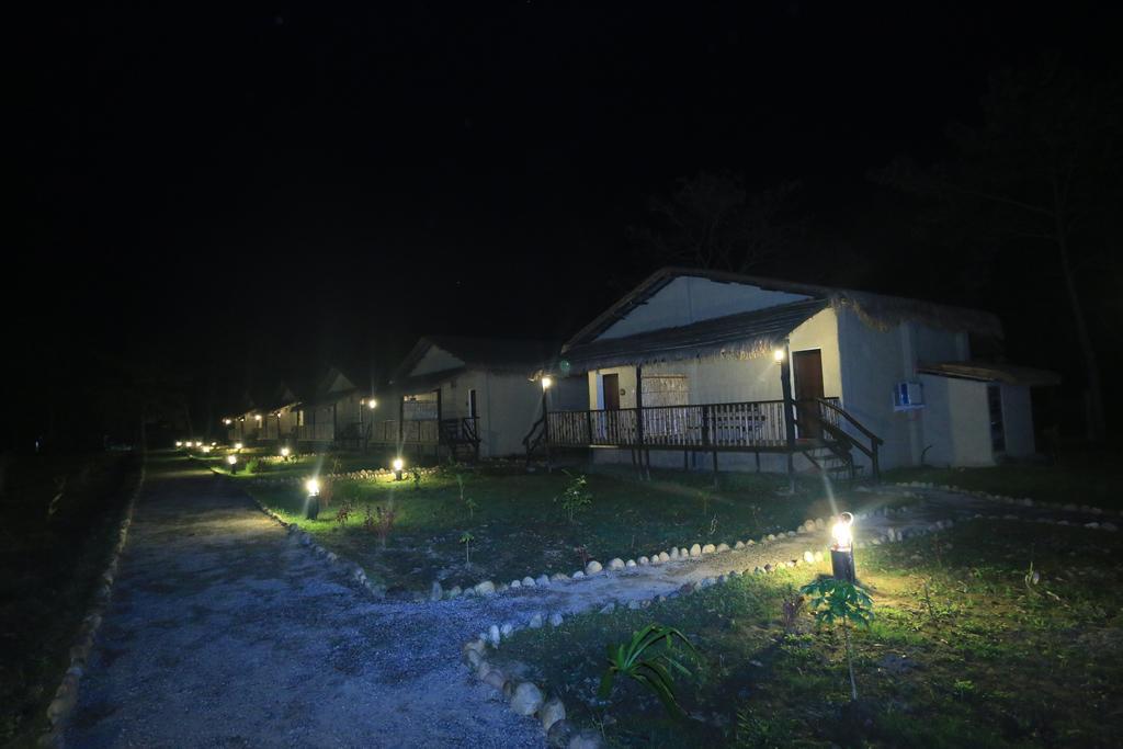Hotel Siddhartha Wildlife Retreat Meghauli Exterior foto
